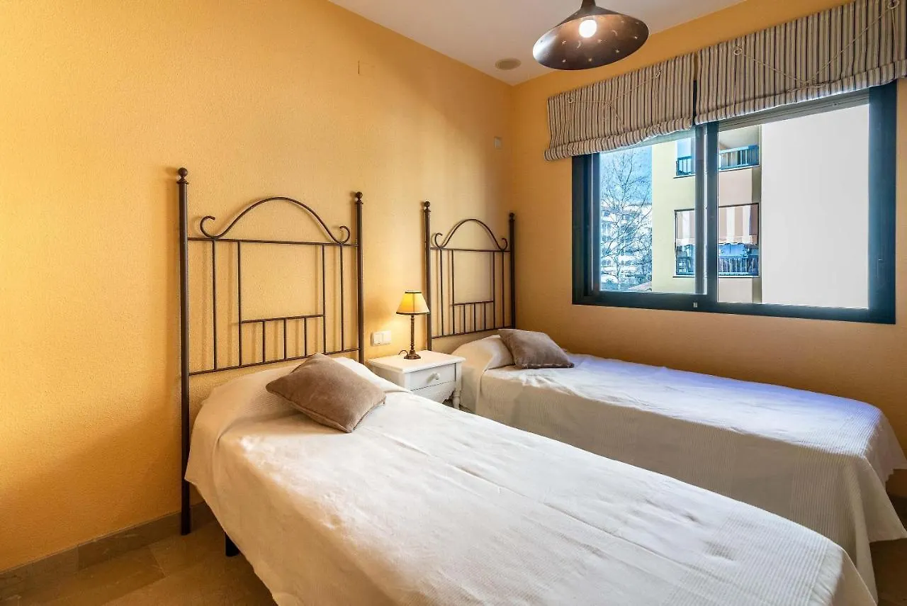 Spacious Apartment In Marbella Spagna